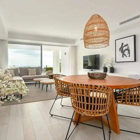 Apartment Luxury 2-bedroom Sea View In Casares *