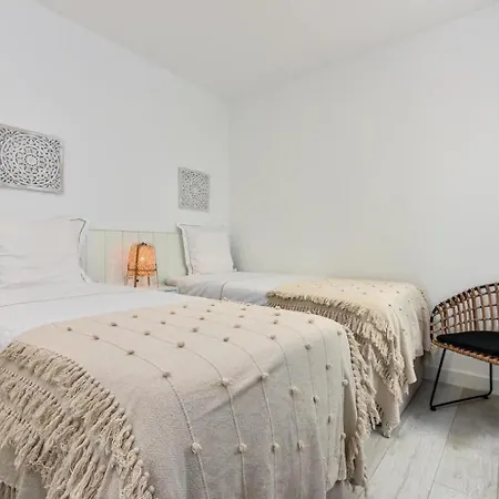 Luxury 2-bedroom Sea View In Casares
