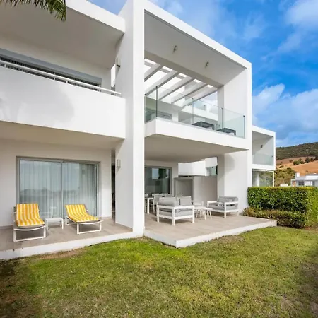 Luxury 2-bedroom Sea View In Casares *